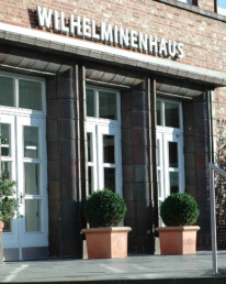 Der Eingang der Privatpraxis von außen